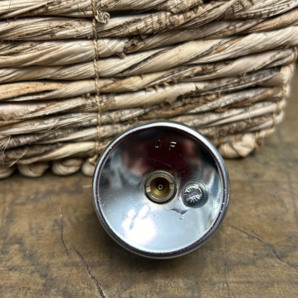 Small chrome table lighter - Picture 3 of 3